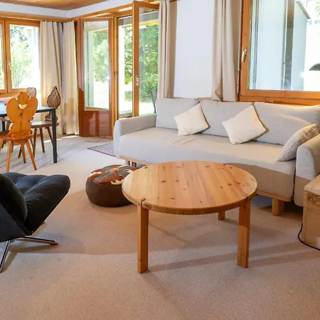 Apartment Garden With Mountain Views & Barbecue